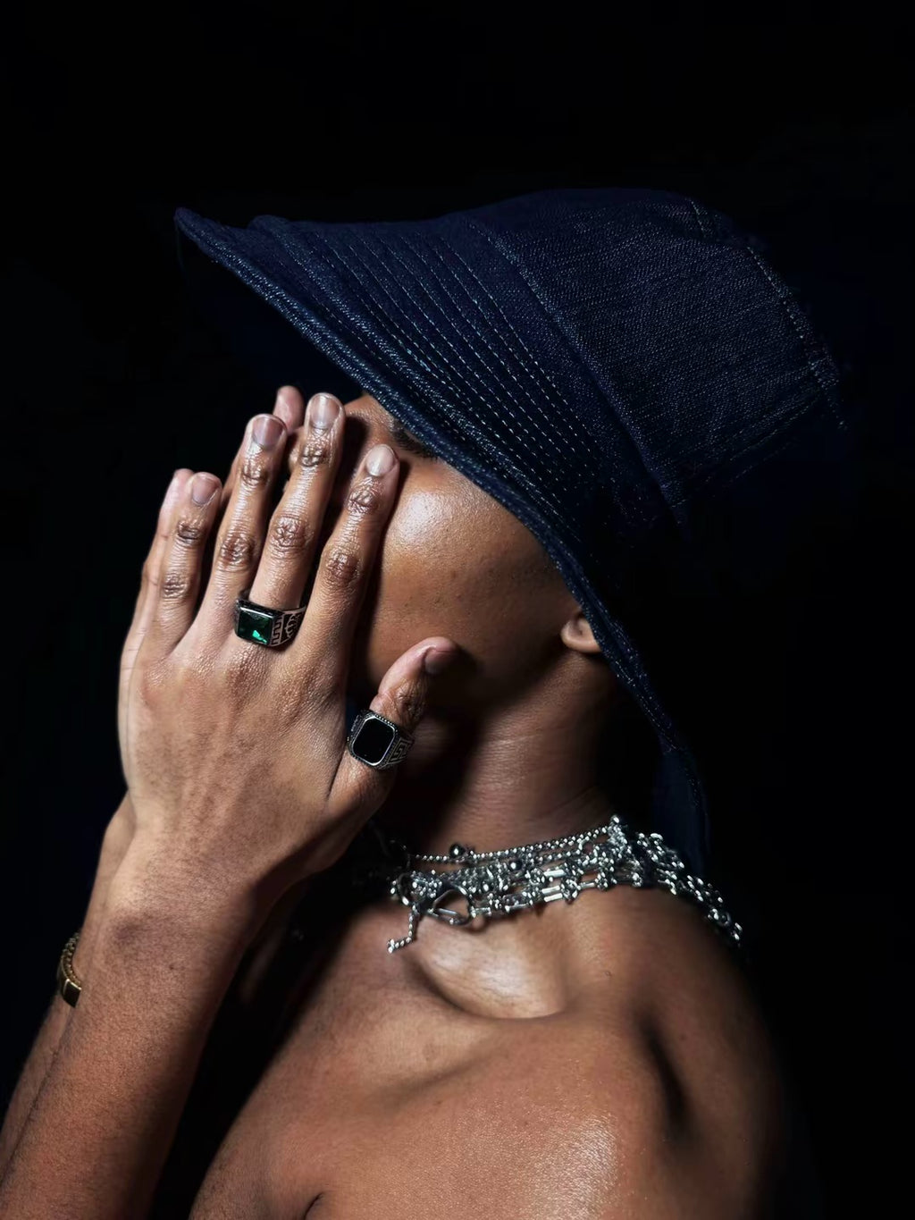 SKYE BUCKET HAT